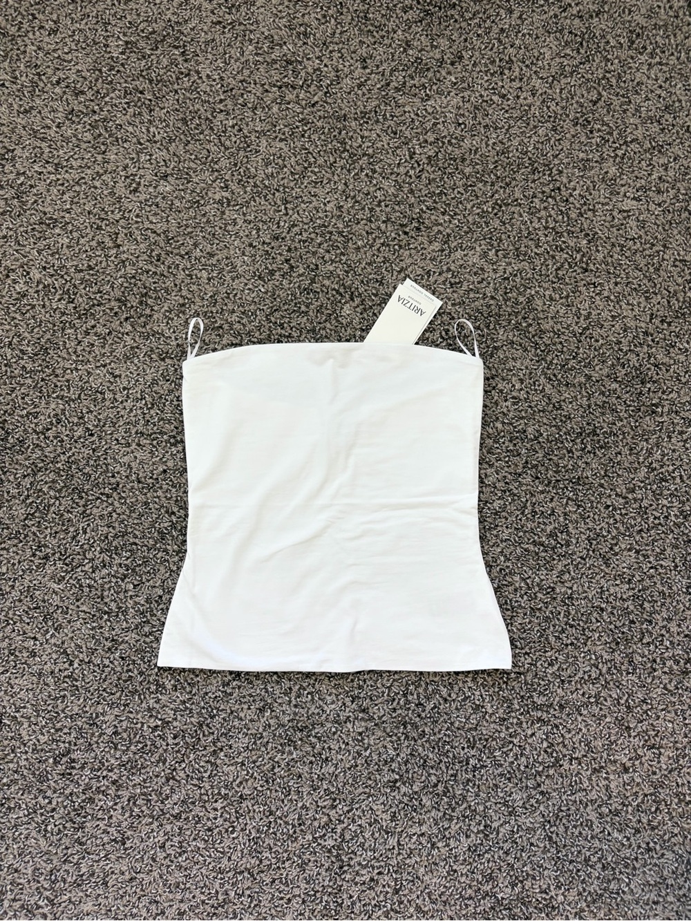 Aritzia Casual Contour Hi-Hip Tube Top
Cotton-soft tube top in white, medium - Picture 6 of 7